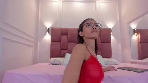 Snapshot of lia_girl2 chatting on January 2025 07:35:02 AM Lia online show from January 2025 07:35:02 AM