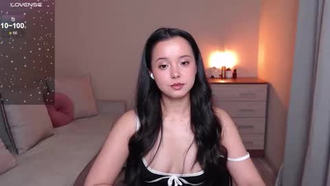 L I A online show from October 2025 05:00:01 PM