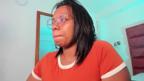 Snapshot of lia_mariana chatting on June 2026 10:23:02 PM lia_mariana online show from June 2026 10:23:02 PM