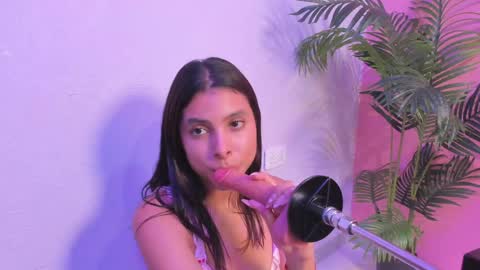 lia_owenss online show from May 2026 09:02:02 PM