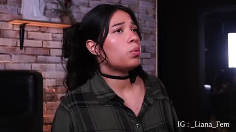 Snapshot of lia_owo chatting on January 2025 05:33:02 PM Liana online show from January 2025 05:33:02 PM