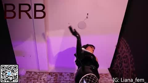 Snapshot of lia_owo chatting on October 2025 11:58:01 AM Liana online show from October 2025 11:58:01 AM