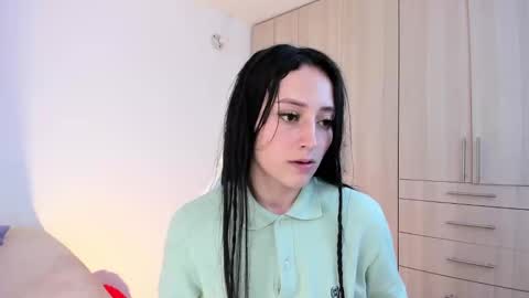 Little Queen Lia  online show from December 2024 11:37:01 PM