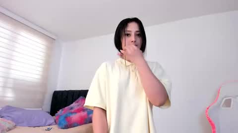 Little Queen Lia  online show from December 2024 09:06:02 PM