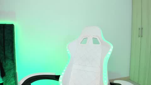 Little Queen Lia  online show from February 2025 01:34:01 AM