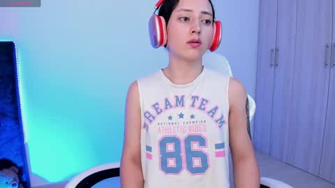 Little Queen Lia  online show from February 2025 12:53:02 AM