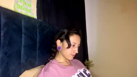 Little Queen Lia  online show from February 2026 11:01:02 PM