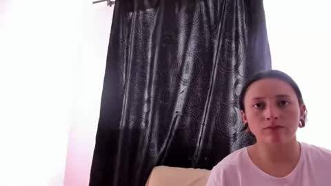 Little Queen Lia  online show from July 2026 03:52:01 PM