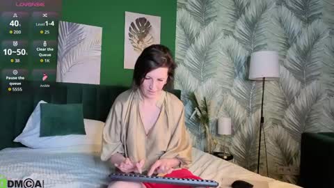 lia_reyn online show from May 2026 12:21:02 PM