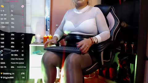 Lia Taylor online show from April 2026 05:13:02 PM