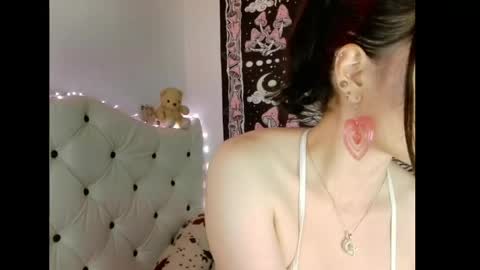 lia_whitexx online show from May 2026 02:06:02 AM