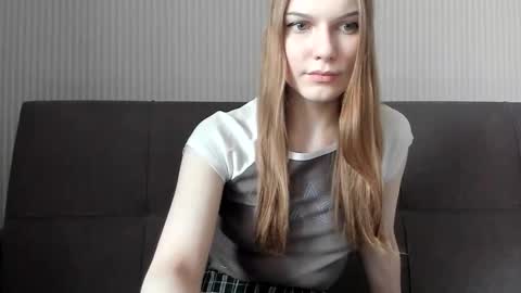 Julia  online show from April 2026 01:06:01 PM