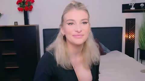 Lia online show from February 2026 03:32:01 PM
