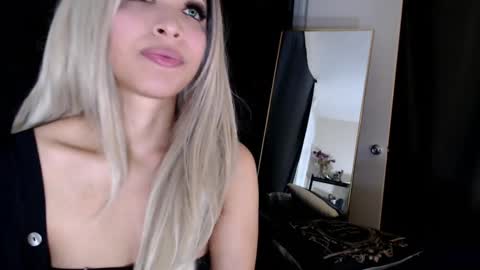 Snapshot of liadivina chatting on February 2025 11:55:01 AM Lia Divina online show from February 2025 11:55:01 AM