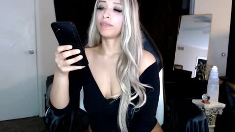 Snapshot of liadivina chatting on March 2025 01:40:02 PM Lia Divina online show from March 2025 01:40:02 PM