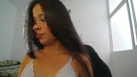 Lia online show from January 2025 04:00:02 PM