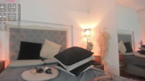 Lia Flame online show from July 2026 07:39:01 PM
