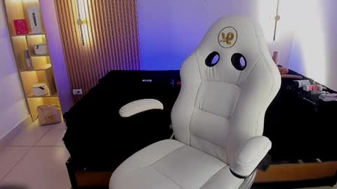 Liah online show from April 2026 07:50:02 PM