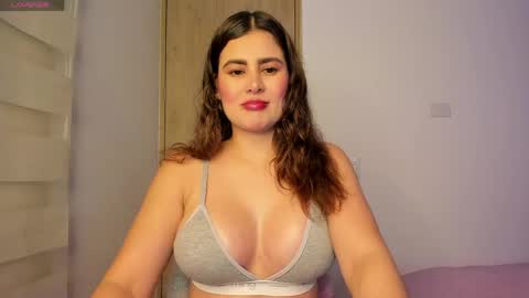 Lia  online show from May 2026 01:25:02 AM
