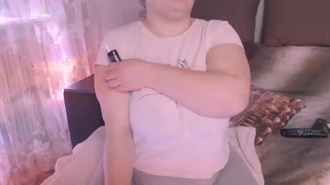 Snapshot of liahsofty chatting on December 2024 07:11:02 PM miss Lia colection for travel online show from December 2024 07:11:02 PM