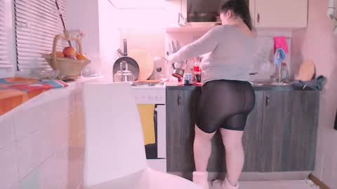 Snapshot of liahsofty chatting on December 2024 11:42:02 PM miss Lia colection for travel online show from December 2024 11:42:02 PM