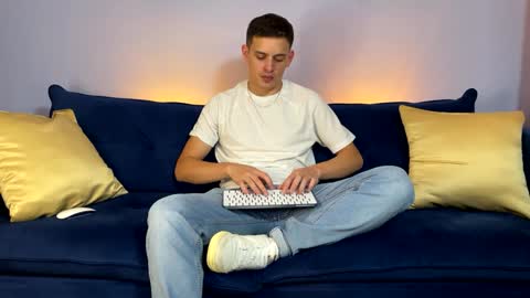 Liam online show from January 2025 11:10:02 PM