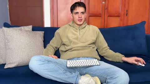 Snapshot of liam_enzho chatting on February 2026 03:45:02 PM Liam online show from February 2026 03:45:02 PM