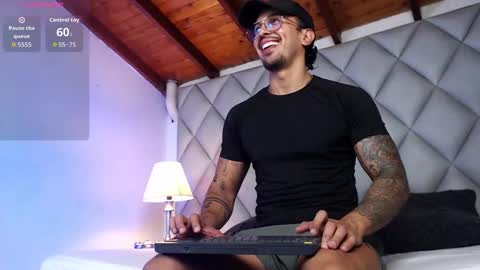 Snapshot of liam_espinoza chatting on October 2025 07:31:02 PM Liam Espinoza online show from October 2025 07:31:02 PM