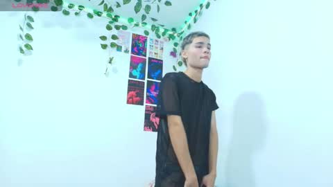 liam_honey18 online show from May 2026 01:09:02 PM