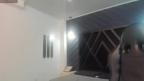 LIAM KLEIN online show from November 2025 11:10:01 AM