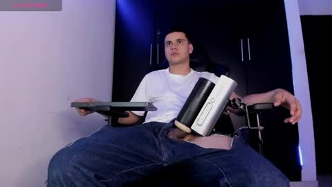 Snapshot of liam_mateo_ chatting on April 2026 05:05:01 AM Liam online show from April 2026 05:05:01 AM