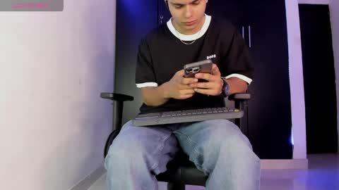 Snapshot of liam_mateo_ chatting on April 2026 10:20:02 AM Liam online show from April 2026 10:20:02 AM
