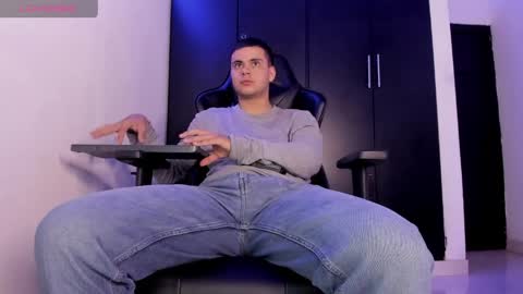 Snapshot of liam_mateo_ chatting on April 2026 02:31:01 AM Liam online show from April 2026 02:31:01 AM