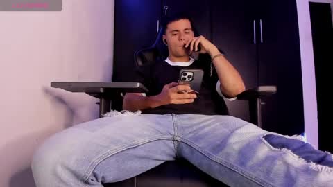 Snapshot of liam_mateo_ chatting on May 2026 07:02:02 AM Liam online show from May 2026 07:02:02 AM