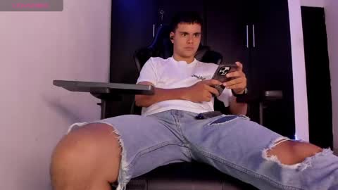 Snapshot of liam_mateo_ chatting on May 2026 02:42:01 AM Liam online show from May 2026 02:42:01 AM