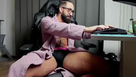 Snapshot of liamaesthetic chatting on March 2025 06:57:01 AM Liam online show from March 2025 06:57:01 AM