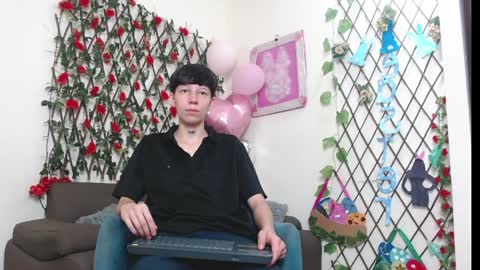 Liam  online show from April 2026 07:33:02 PM