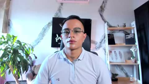 LiamDeep online show from December 2025 08:37:02 PM