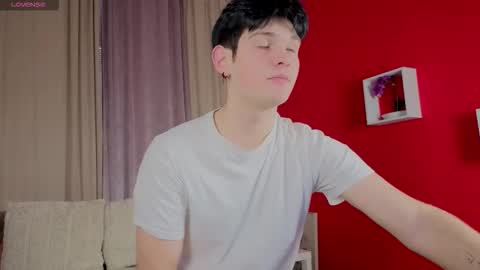 Snapshot of liamrivers chatting on November 2025 02:12:02 PM liamrivers online show from November 2025 02:12:02 PM