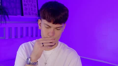 Liam Thunder online show from October 2025 07:57:02 PM