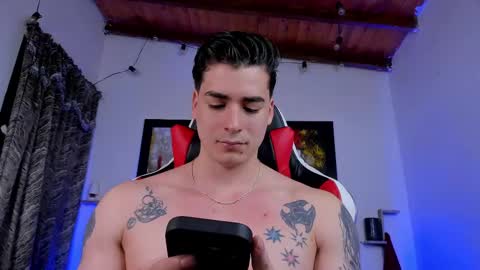 liamwyatt_ online show from February 2025 04:40:02 AM