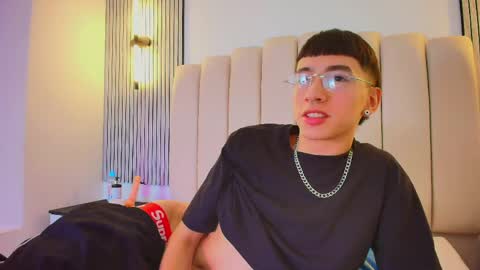 lian_cameron online show from May 2026 04:17:01 AM