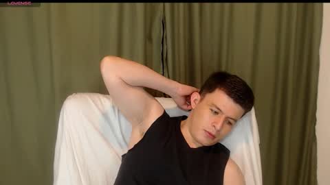 Snapshot of lian_eathan chatting on November 2025 10:30:02 PM lian_eathan online show from November 2025 10:30:02 PM