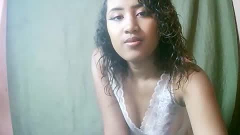 Snapshot of liana9794 chatting on May 2026 01:06:01 PM Liana9794 online show from May 2026 01:06:01 PM