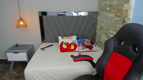 Snapshot of lianeumann chatting on December 2024 10:59:02 PM LIANE online show from December 2024 10:59:02 PM