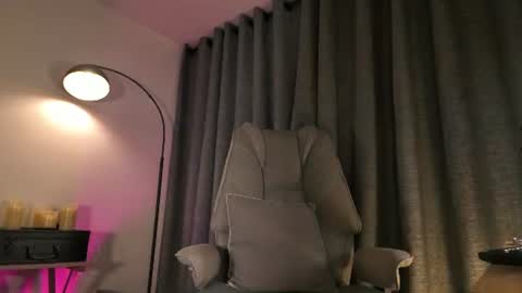 lianewhite online show from June 2026 02:03:02 AM