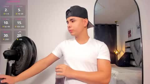 Snapshot of lianfox_ chatting on May 2026 12:23:02 PM lianfox_ online show from May 2026 12:23:02 PM