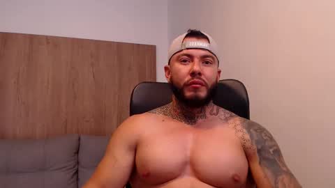 lianjones9 online show from October 2025 05:40:02 PM