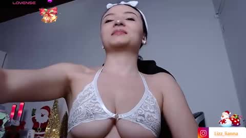 Snapshot of lianna_hot chatting on December 2024 03:33:01 PM --- buy my content naughty in my bio- online show from December 2024 03:33:01 PM