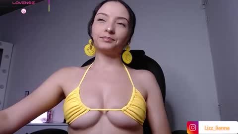 Snapshot of lianna_hot chatting on September 2025 04:45:01 AM --- buy my content naughty in my bio- online show from September 2025 04:45:01 AM